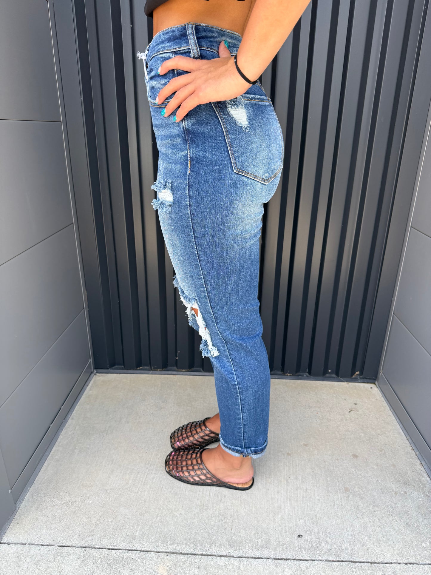 High-Rise Boyfriend Jean - Med Wash