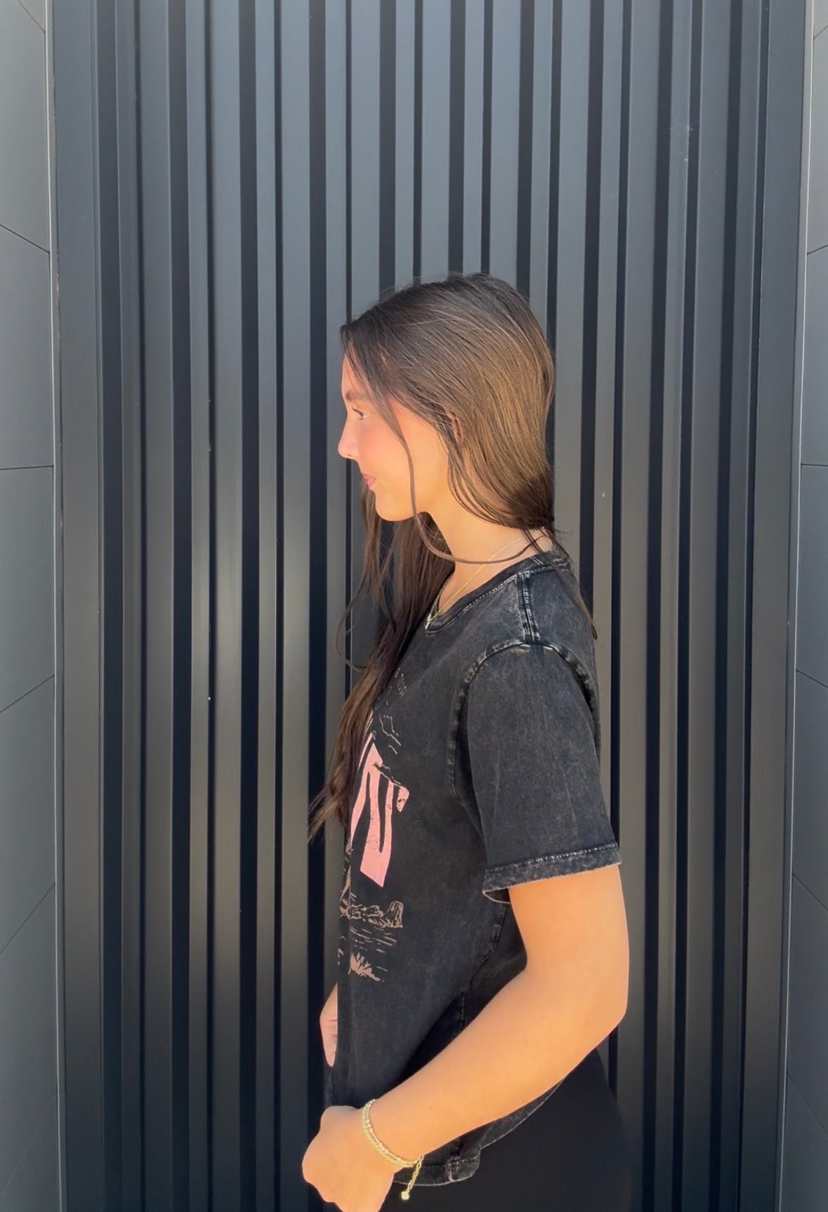 Darlin Graphic Crop Top