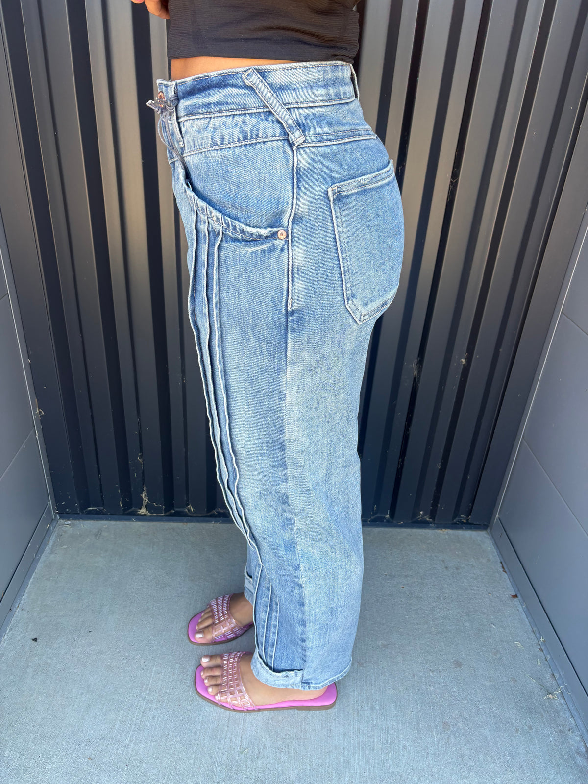Pleated Barrel Jeans