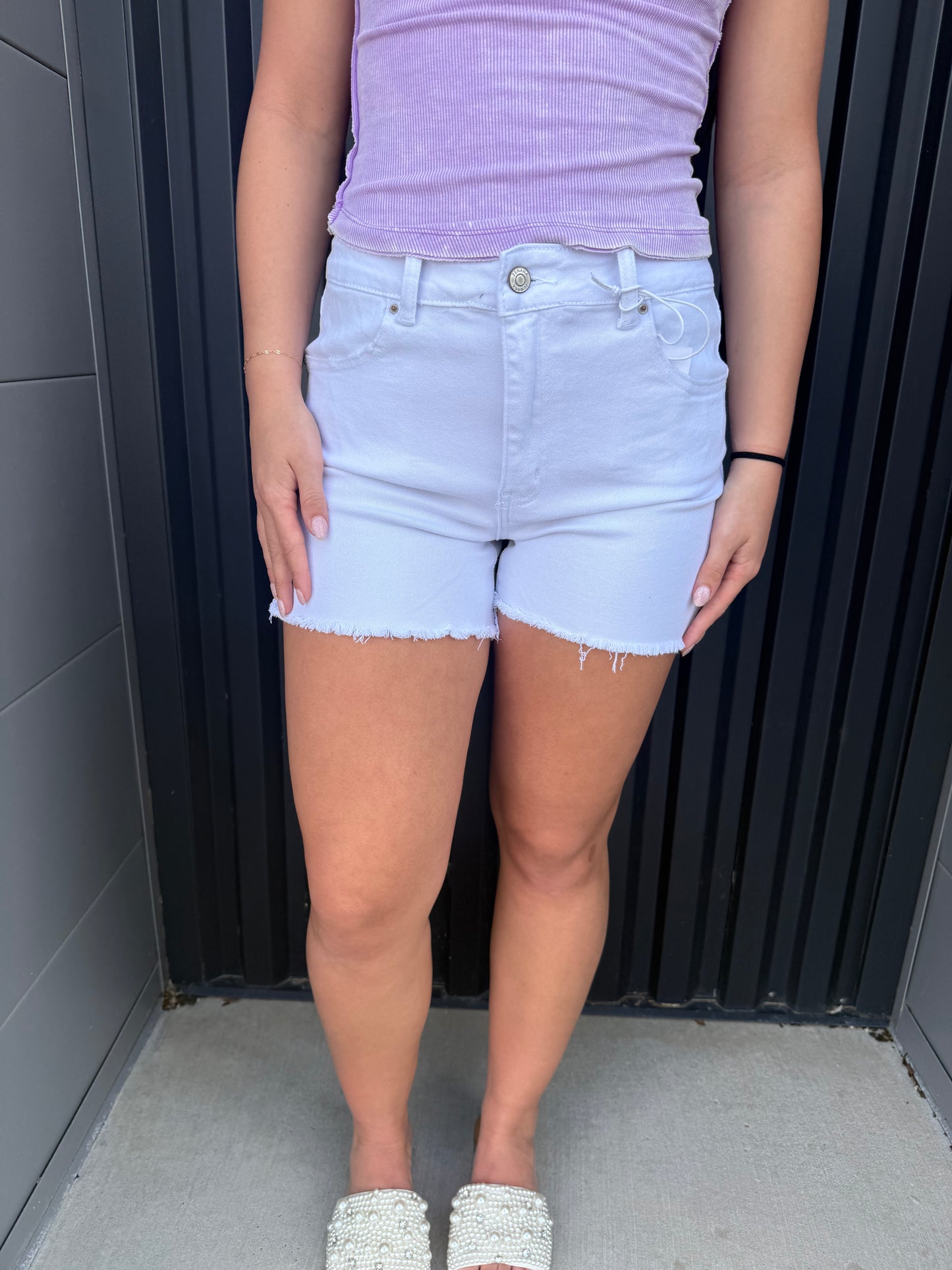 Frayed cutoff shorts (Assorted Colors)