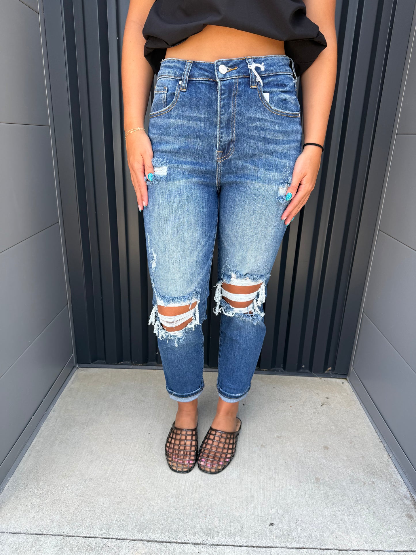 High-Rise Boyfriend Jean - Med Wash