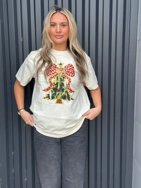 Red Bow Christmas Tree Graphic